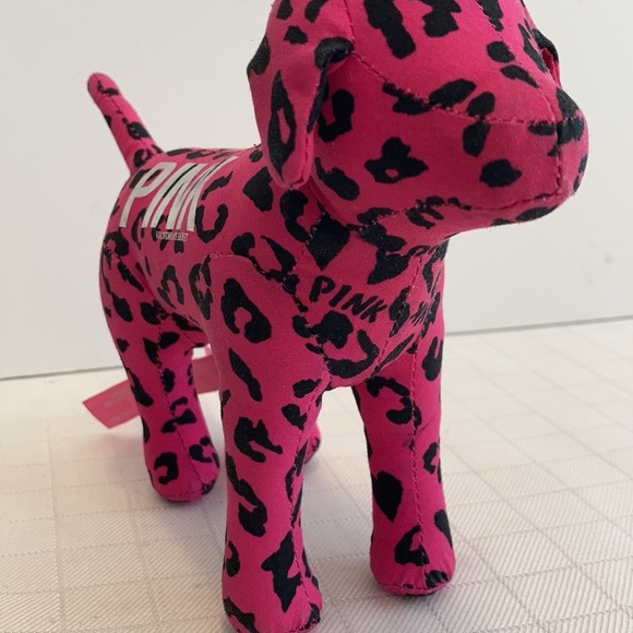 Free bundle of 3 read PINK Victoria’s Secret Dog leopard print FOREVER - Picture 5 of 8